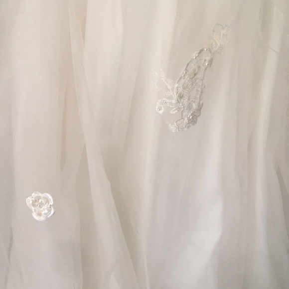 Sweetheart Ivory Ballgown Wedding Dress Size 12. Gently used. - Picture 10 of 16